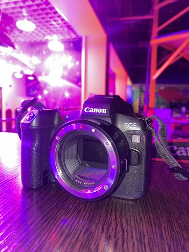 фотоаппараты 4к: Canon EOS R сост. хорошее пробег небольшой. Сенсорный экран, 30мп это