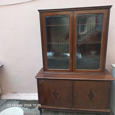 Dolablar: İki bölməli vitrin-bufet - Material: tam ağac karkas, təbii şpon — 2