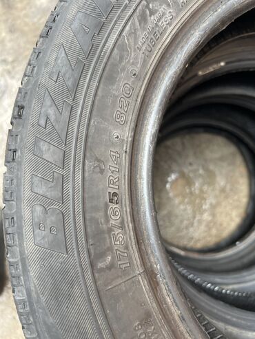 Шины: Шины 175 / 75 / R 14, Зима, Б/у, Комплект, Легковые, Bridgestone