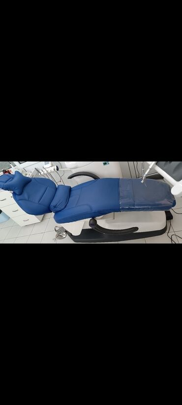 Медицинское оборудование: Продаю стоматологическое кресло все работает идеально 140000с торг