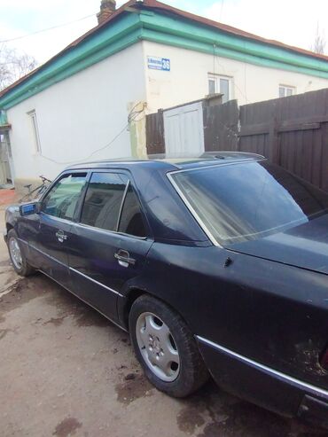 купить мерседес спринтер в европе: Mercedes-Benz W124: 1990 г., 2 л, Механика, Бензин, Седан