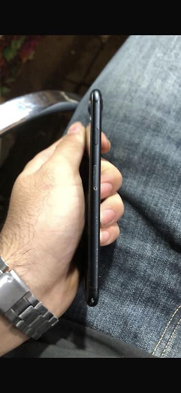 iphne: IPhone 7, Qara — 3