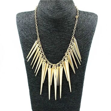 Ogrlice: Divna nova ogrlica boje zlata dužine 42cm plus produžetak 5cm. Dužina