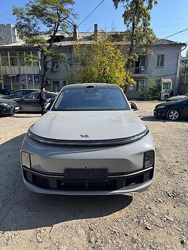 roewe i6: Lixiang L9: 2025 г., 1.5 л, Автомат, Гибрид, Кроссовер — 1