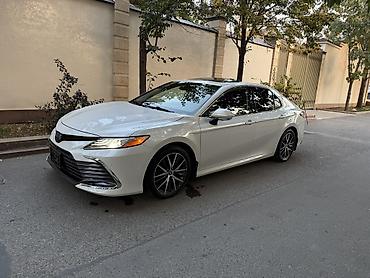 lada 2106: Toyota Camry: 2022 г., Гибрид, Седан — 2
