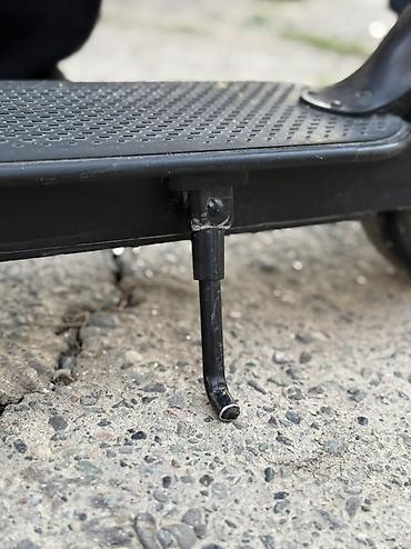 Elektrikli samokatlar: Elektrik skuter – qara rəng - Şəhər içi rahat hərəkət üçün yığcam — 19