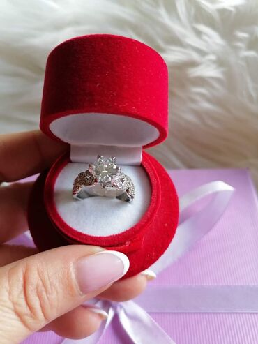 Prstenje: Cena 1300din — 10