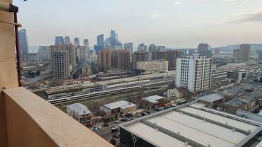 Uzunmüddətli kirayə mənzillər: 28 MAY Yaşıl Bazarın yanınında mənzil kirayə verilir. Mərtəbə 16/16 — 4