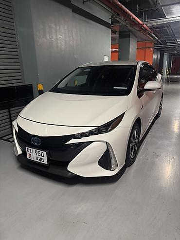 приус прайм: Toyota Prius: 2018 г., Гибрид, Седан — 2