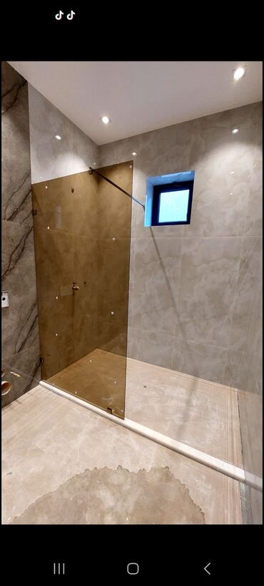 Duş kabinaları, arakəsmələr: Yeni Arakəsmə, Künc üçün, Pulsuz çatdırılma — 9