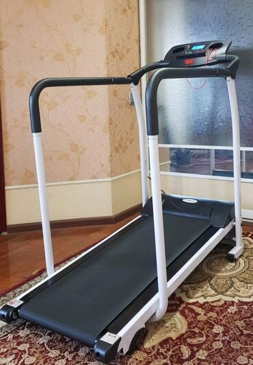 беговые дорожки в кредит: Беговая дорожка с дисплеем для отслеживания времени, скорости и