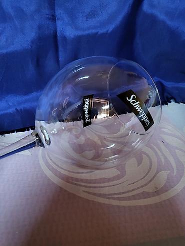 Čaše: Case nove velike Schweppes. Case komada 6 u ceni. sve na casama je — 12