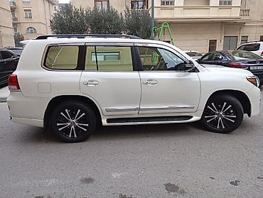 Toyota: Toyota Land Cruiser (200 seriyası) – ağ rəngli, tam ölçülü premium — 2