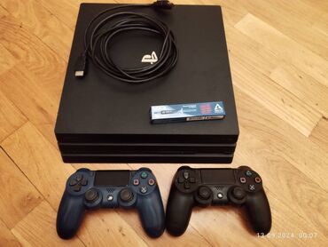 ps4 pro 250€: PS4 pro 500 Ən son reviziyadir CUH-7215B, evdə istifadə edirəm. Konsol