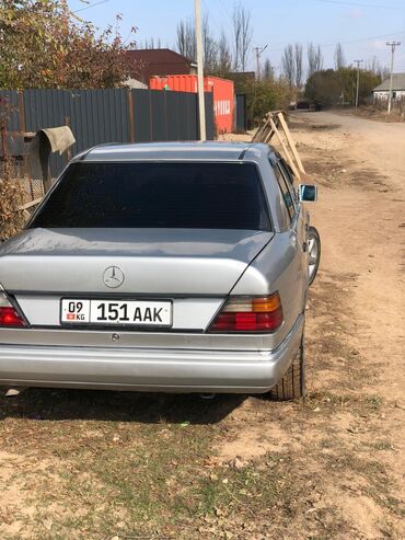 Mercedes-Benz: Mercedes-Benz W124: 1992 г., 2 л, Механика, Бензин, Седан — 10