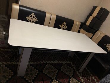 белый стол: Кухонный Стол, цвет - Белый, Б/у