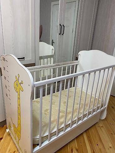 boya olcen: Oğlan və qız üçün, İşlənmiş, Dördbucaq, Beşik, Matras ilə, Yellənmə mexanizmi ilə — 3
