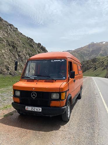 полу присеп: Mercedes-Benz T1: 1985 г., 2.9 л, Механика, Дизель, Фургон — 4