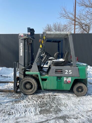 куплю погрузчик бу: Погрузчик, Komatsu, Колесный, Вилочный