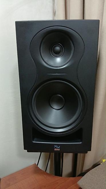 monitir: Kali Audio IN‑8 koaksial aktiv studiya monitoru Evdə işlənib az xodda — 2