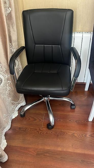 Ofis mebeli: Ofis kreslosu – qara rəng, yumşaq eko‑dəri üzlük. - Rahat, geniş — 1