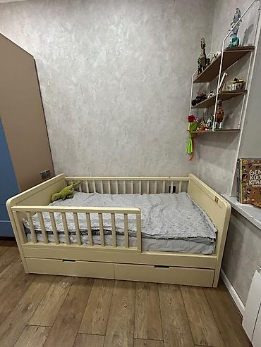 quba mebel: Uşaq çarpayısı – təhlükəsiz məhəccərli, altı çekmecəli, matrassız - — 1