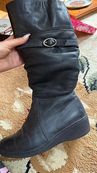 Сапоги: Продаю обувь балетки, сапожки белые новые 37 размер можно на 37,5 at lalafo.kg — 9 Сапоги: Продаю обувь балетки, сапожки белые новые 37 размер можно на 37,5 — 9