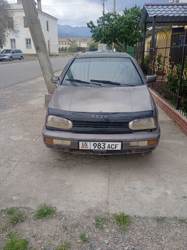 01 жугули: Volkswagen Golf: 1993 г., 1.6 л, Механика, Бензин, Хетчбек