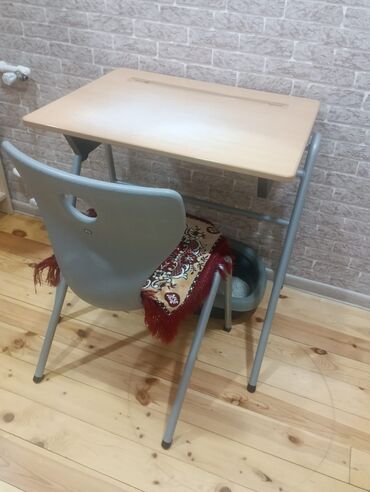 stol stul işlənmiş: Ikisi birlikte 50 manatdir ideal veziyyetdedir
