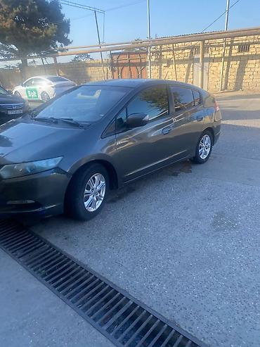 Honda: Salam hamiya masin icareye verilir depozit 350 azn gundelik 30 azn — 2