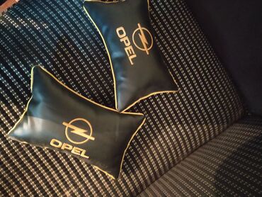 oturacaq uzlukleri: Avtomobil oturacaqları üçün nəzərdə tutulmuş, qara rəngdə, Opel loqosu