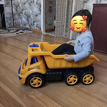 Oyuncaq nəqliyyat: Yenidir, 90 kiloya qədər çəki götrür. Böyük uşaq oyuncağı, kamaz — 2