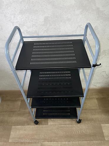 Продаю полку, металлическая, на колесиках, полностью разборная
