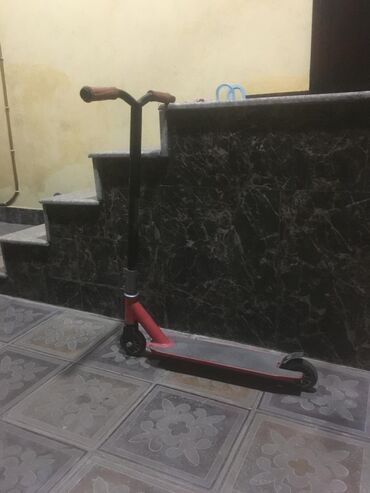 nerd dasi: Truk scooter hərəkətlər üçündür 100kg ya kimi adam daşıyır problemi