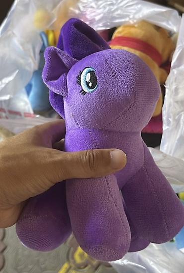 Игрушки: 🧸 **Продаются новые мягкие игрушки ОПТОМ!** 💰 Цена — **150 сом за 1 — 5
