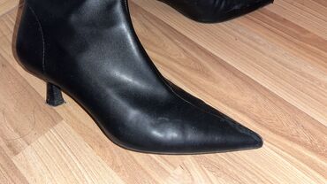 Eynəklər: Zara botinka 37 razmer 
Geyilib — 7