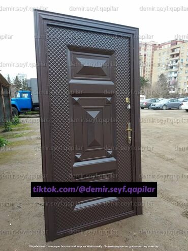 Giriş qapıları: Seyf qapılar Münasib qapılar Dəmir qapı Ev qapıları Çol qapısı -da lalafo.az — 22 Giriş qapıları: Seyf qapılar Münasib qapılar Dəmir qapı Ev qapıları Çol qapısı — 22