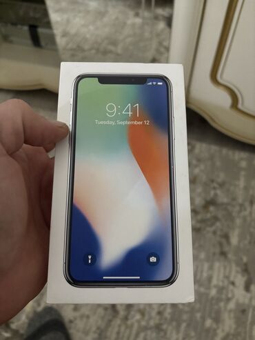 Apple iPhone: IPhone X, Б/у, 64 ГБ, Черный, Зарядное устройство, Защитное стекло, Чехол, 78 %