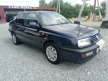 Volkswagen: Volkswagen Vento: 1992 г., 1.8 л, Механика, Бензин, Седан