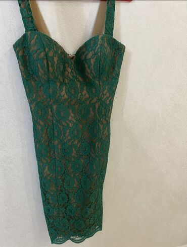 стильные коктейльные платья: Дизайнерское платье размера XS на корсете 1000 сом Одевала 1 раз