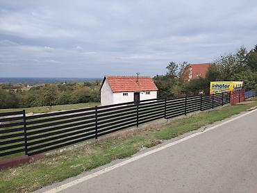 nameštaj m: Metalno-drvena klupa/tribina za dvorišta, sportske terene i — 1