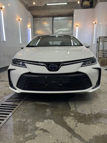 Toyota: Toyota Corolla: 2021 г., 1.8 л, Автомат, Гибрид, Седан