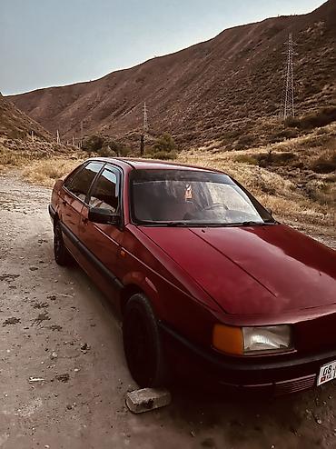 Volkswagen Passat: 1991 г., 1.8 л, Механика, Бензин, Седан