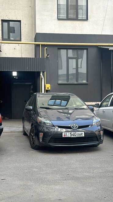 авто с последующим выкупом бишкек саната: Toyota Prius: 2013 г., 1.8 л, Вариатор, Гибрид, Хетчбек