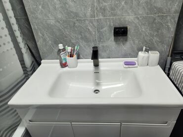 умывальник для частного дома: Ванна үчүн раковина, Өзгөчөлүктөрү: Жылтырак, Материалы: Керамика, Өлчөмү: 100 x 50 см