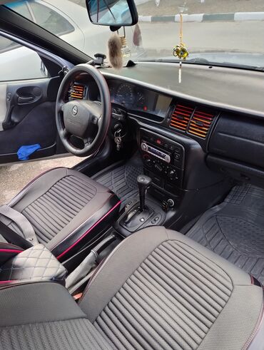 Opel: Opel Vectra: 1.8 l | 1997 il 2028 km Sedan — 13