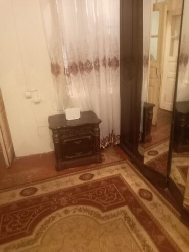 Yataq otağı dəstləri: Təknəfərlik çarpayı, Tumba