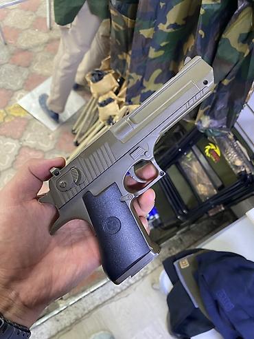 Фотобутафория: Игрушечный пистолет-реплика Desert Eagle (пластик) - Материал: легкий — 1