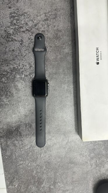 Наручные часы: Apple Watch 3 38 мм Состояние отличное Комплект : зарядка Коробка
