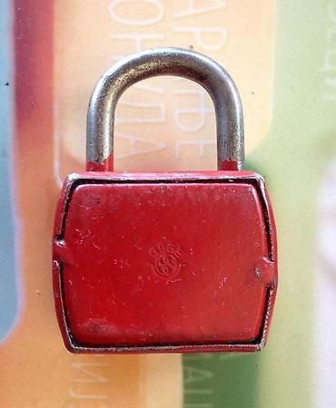 Ostali antikviteti: RAPID, katanac i ključ ili dva VINTAGE. 1. RAPID, katanac i dva ključa — 4